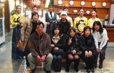 お腹ぺこぺこなのに記念撮影は、あれだけど取らないと、損してるようで＾！＾；；韓定食のお味は！？