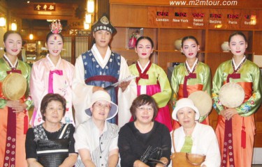 豪華な韓定食、、欲張りすぎて抑えの定食でしたけど、、あんなに綺麗に召し上がるとは！？！？恐れ入りました、、！＾＠＠　次回はご希望通りですね。(笑)