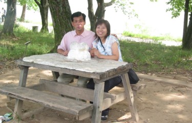 お父さんと出会った時の思い出は未だに心の奥にしまってますでしょうか？いつまでも仲良くお母様を大事にしてくださいね。