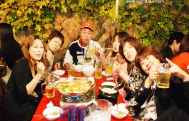 『韓国旅行屋台』　一日の閉めはやっぱり屋台に限る。飲んで食べて、、少し失礼して～これが韓国旅行の楽しさ！でも、遊びすぎで私疲れましたヨン～＊！＾