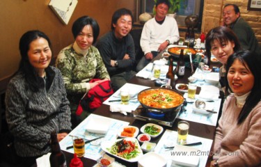 ヨン様行き付けのお店、、ヨン様が食べた器をプレゼントしました。内緒にしてくれませんか？何個かは残ってるよってお店の社長が言いましたが果たしていまだに！？！？！
