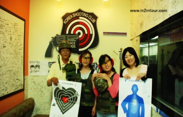 『明洞実弾射撃場』　恐れ恐れの実弾射撃～TT～果てして的は誰の想定だったんでしょうか！？　ストレス発散~超~楽しかったですね。ハハハ～＊＊