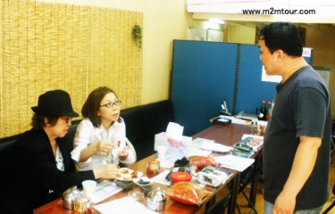 『キムチシュップ』　値引き、かけひき、営業力～には感心＾C^~**　でも、楽しい買い物ができたのでは～ハハハ