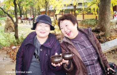 『韓国民族村』笑顔が超～素敵で載せてみました。マンツーマンツアーを使うとこういう笑顔が出るですね。＾＾!!