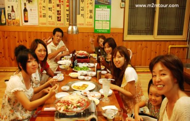 『石焼ビビンバ＆チヂミ』　大家族のソウル旅～イリナちゃんの笑顔で皆～笑いが止まりませんでしたよね。美味しい食事、韓国舞踊～などなど超楽しかったかな！？心配TT~*