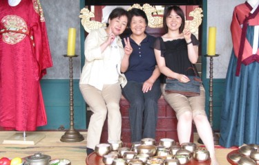 ３日間ず～と雨、誰が雨女でしだっけ(笑＆涙）でも、KAGAさんのお陰で笑いが止まらなかった旅行で楽しかった。ありがとうってお伝え下さいね。