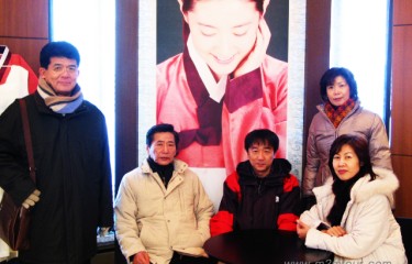 寒くて寒くて急ぎましたがお疲れ様でした。次回はお父さんを捨ててお嬢様だけの観光にしてくださいね。@^!^@；；；