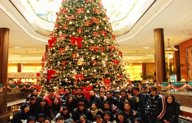 日本の皆様～ＭＥＲＲＹ　ＣＨＲＩＳＴＭＡＳ～＾＾＊～＾Ｃ＾～＊＊＊＊　そして、商売繁盛になりますように陰ながら応援いたします。＾＾