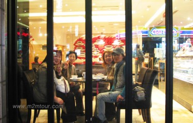 ここもロケ地です。この席に座るためには事前予約が要ります。結構な時間待ちました。でも、幸せでしたよね。