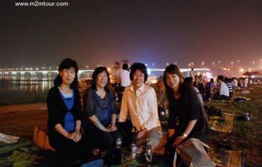 『漢川公園』　川の風に当たりながらの2時間近くのおしゃべり～!　笑いが止まらなく、！＾＊　面白くて、、初恋の人は今頃どこですか？ハハハ　