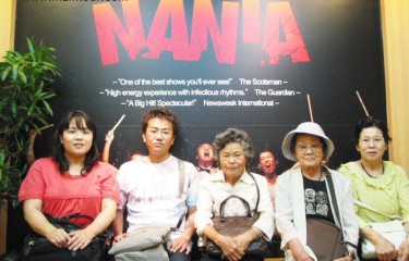 久々に大笑い！＾＠＠＠足腰が丈夫でまるで５０代の元気さでびっくりですよ～　日本の皆様！元気の源は『草取り』だそうです。＾！＾＠　でも、周りに草なんかないですよおばあさん＿