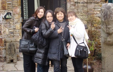 『コーヒープリンス1号店』　４人組のお嬢様、＾＾!　普段の行いが良かったので渋滞もなく行きたい所は完全制覇！これがマンツーマンツアーの良いところですかね。＾Ｖ＾！ハハハ