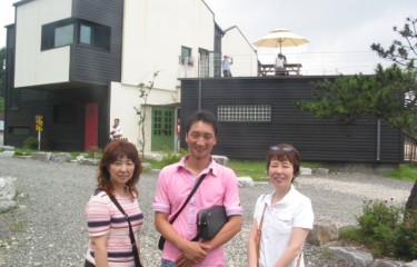 RAIN君のロケ地は全て回りました。フルハウス＆悲しき恋歌も高校も等等。厚い日でしたけど喜んでいただいて私も大満足の一日でした。でも、お腹空きました。（笑）