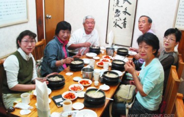 2泊3日間のわがまま欲張りツアーはやっぱり盛りたくさんだったでしょう？楽しくわいわいするのが一番の元気の源。さらに参鶏湯を食べてスタミナもばっちり、、この後はするするんです