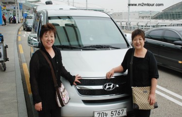 『洪様の新車ですよ』　新車購入してからの初めて乗っていただいたママ達です~!^@　客を呼ぶママだから間違いなく商売繁盛だ～よって言われました。笑～＾！＾～＊