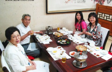 韓定食までご馳走になり、、感謝！＾＠　美味しく召し上がる姿をみるだけでもお腹一杯なのに、、、お元気で次回もお待ちしておりますね。